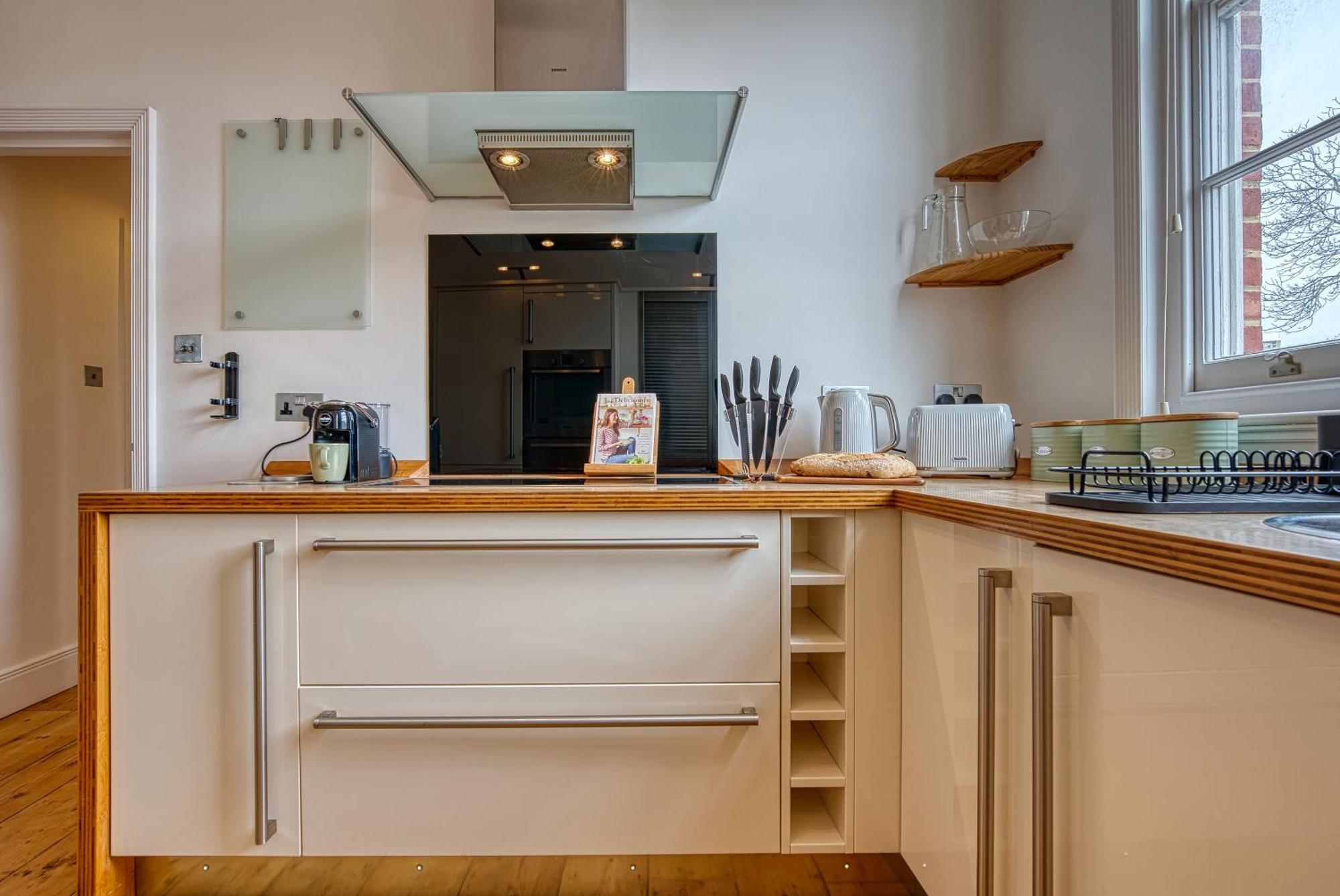 2-Bedroom Stunning, Modern & Spacious Apartment, Near Ocean Village, Central Southampton - Plenty Of Parking - By Blue Puffin Stays Exterior foto
